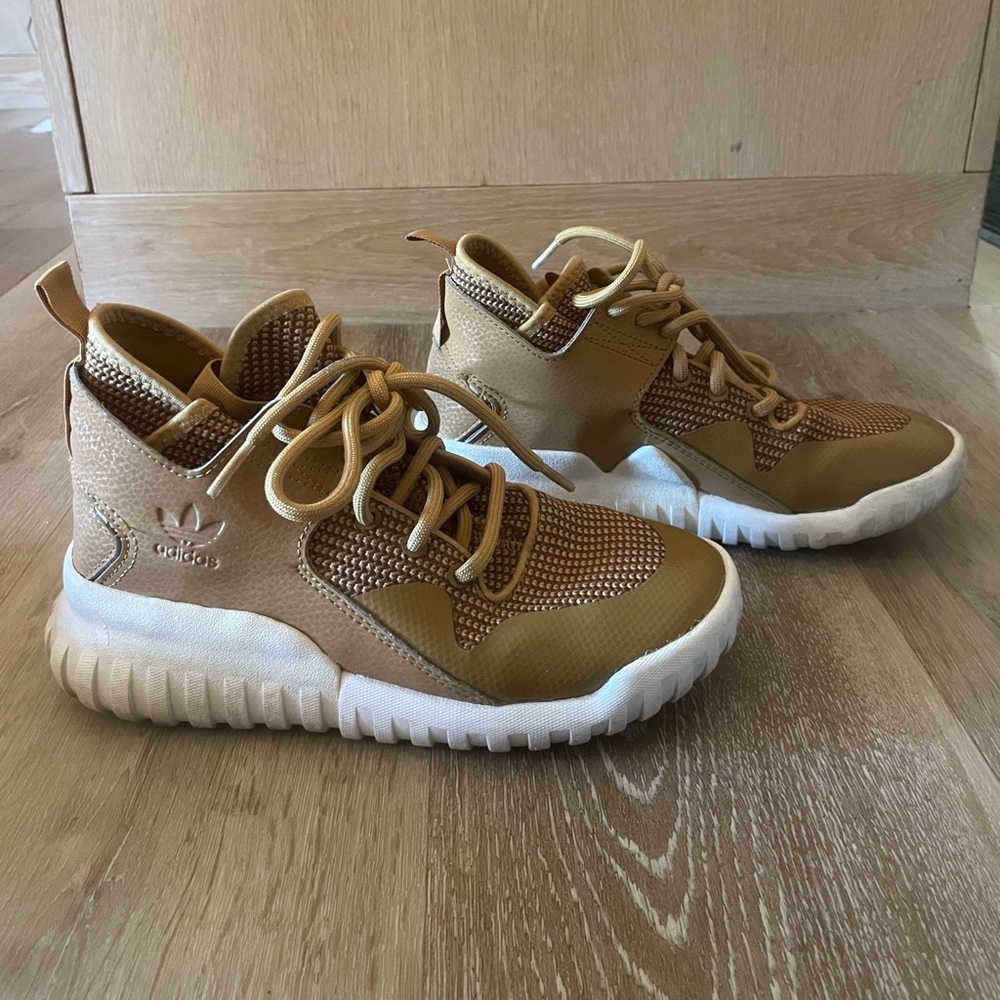 Adidas size 4